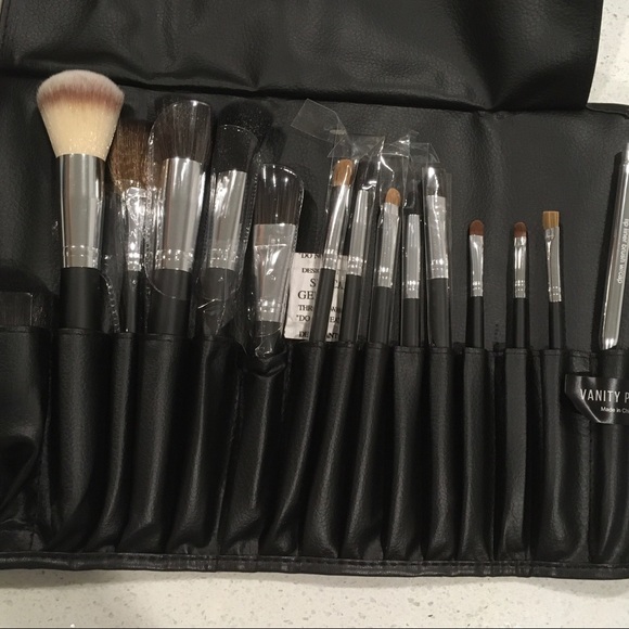 Vanity planet 15 Piece make up brush set